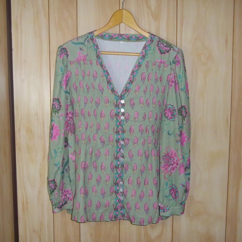 Green Floral V-Neck Button-Down Loose Fitting Long Sleeve Top M